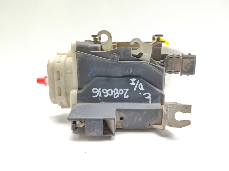 Recambio de cerradura puerta delantera izquierda para audi 100 berlina (c4) básico referencia OEM IAM 4A1837015B  