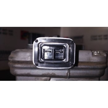 Recambio de compresor aire acondicionado para toyota auris hybrid business referencia OEM IAM 0422001330  