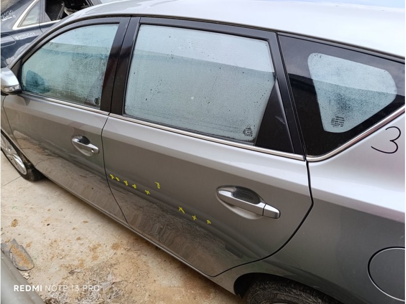 Recambio de puerta trasera izquierda para toyota auris active referencia OEM IAM 6700402380  