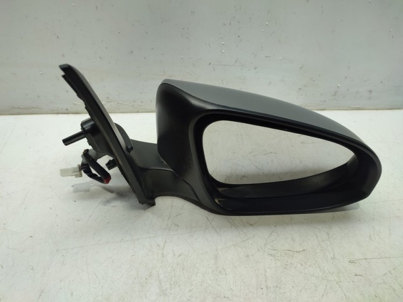 Recambio de retrovisor derecho para toyota auris active referencia OEM IAM 8791002640  