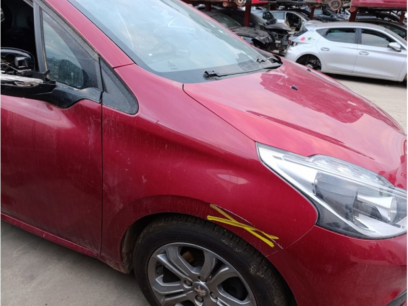 Recambio de aleta delantera derecha para peugeot 208 active referencia OEM IAM 9672971480  