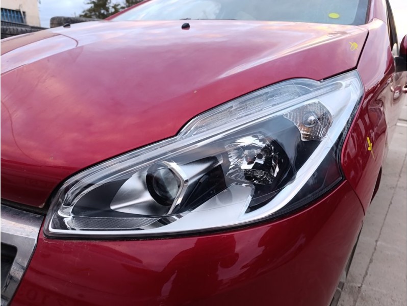 Recambio de faro izquierdo para peugeot 208 active referencia OEM IAM 9810805780  