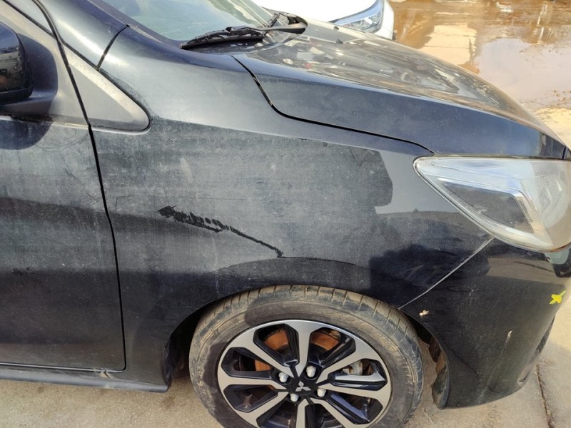 Recambio de aleta delantera derecha para mitsubishi space star (a00) kaiteki referencia OEM IAM 5220AT70  