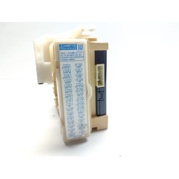 Recambio de caja reles / fusibles para toyota auris active referencia OEM IAM 8273012X80A  