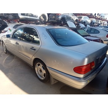 mercedes-benz clase e (w210) berlina del año 1997