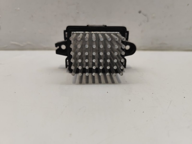 Recambio de resistencia calefaccion para opel astra j sports tourer cosmo referencia OEM IAM 13503201  