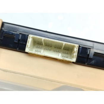 Recambio de caja reles / fusibles para toyota auris hybrid business referencia OEM IAM 8273012X81  