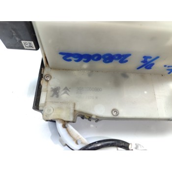 Recambio de cerradura puerta delantera izquierda para peugeot 208 style referencia OEM IAM 9812500880  