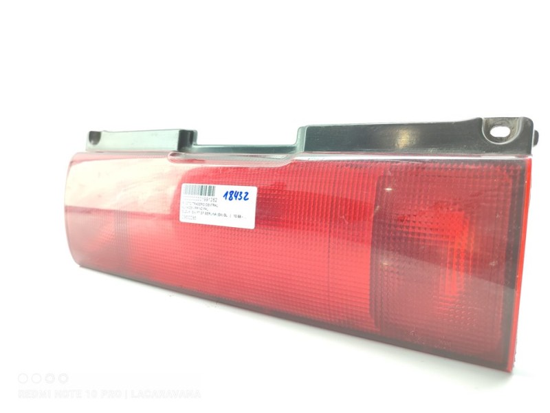 Recambio de piloto trasero central para suzuki swift sf berlina (ea) gl referencia OEM IAM 23632285  