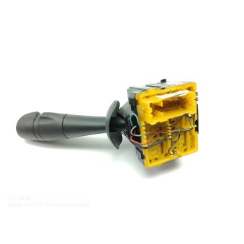 Recambio de mando limpia para renault captur adventure referencia OEM IAM 8201168016  