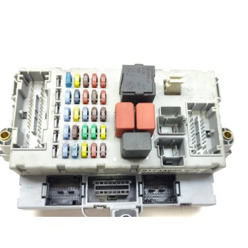 Recambio de caja reles / fusibles para fiat grande punto van (299) active referencia OEM IAM 51744898  