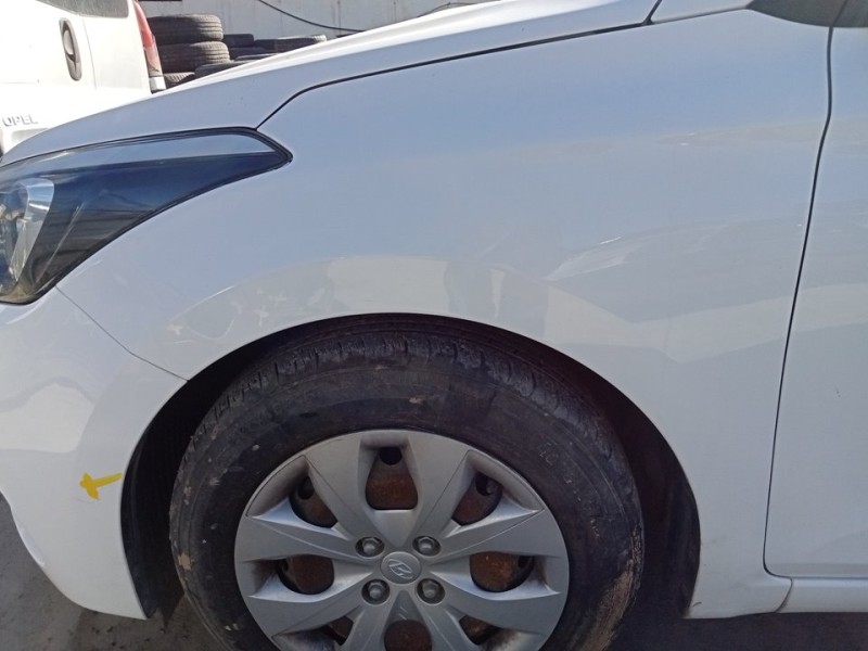 Recambio de aleta delantera izquierda para hyundai i20 essence referencia OEM IAM 66311C8000  