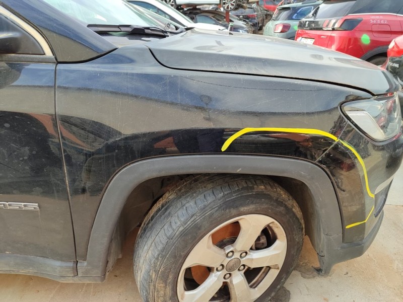 Recambio de aleta delantera derecha para jeep compass ii longitude 4x2 referencia OEM IAM 52151851  