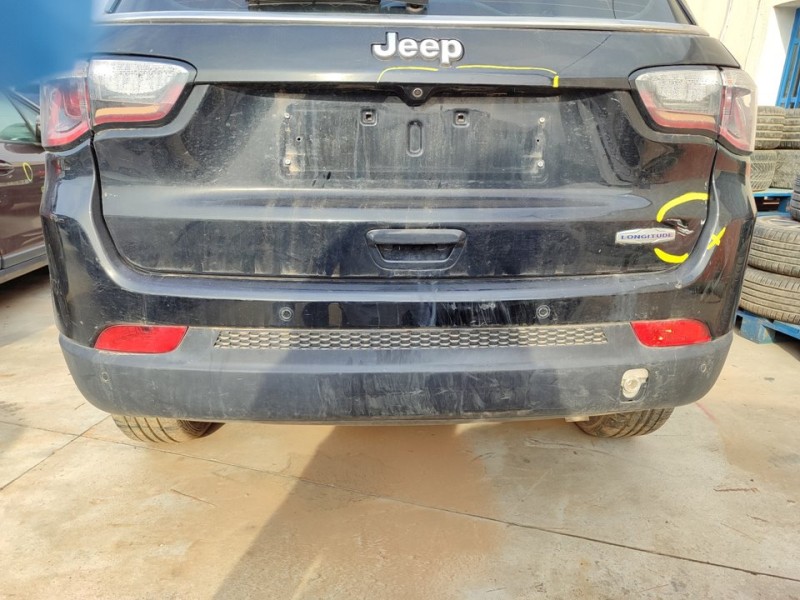 Recambio de paragolpes trasero para jeep compass ii longitude 4x2 referencia OEM IAM 735743717  
