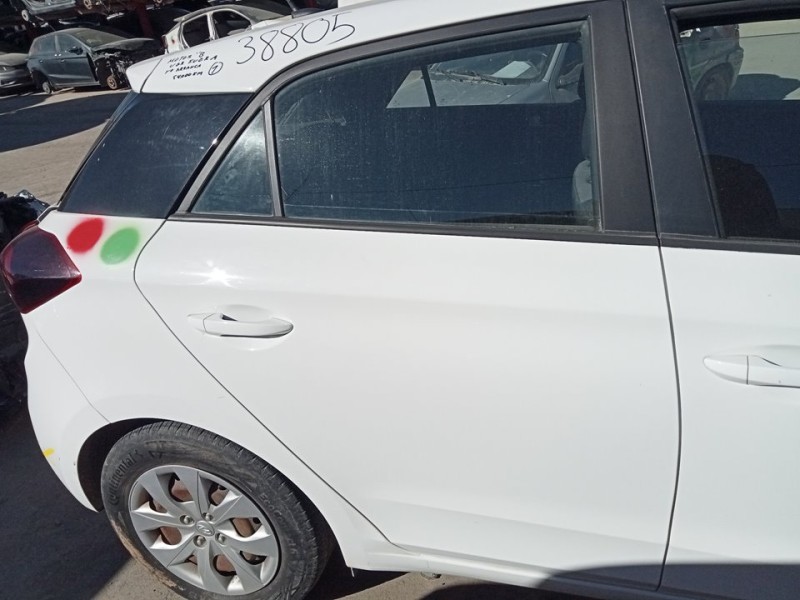 Recambio de puerta trasera derecha para hyundai i20 essence referencia OEM IAM 77004C8000  