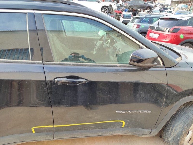 Recambio de puerta delantera derecha para jeep compass ii longitude 4x2 referencia OEM IAM 52243917  