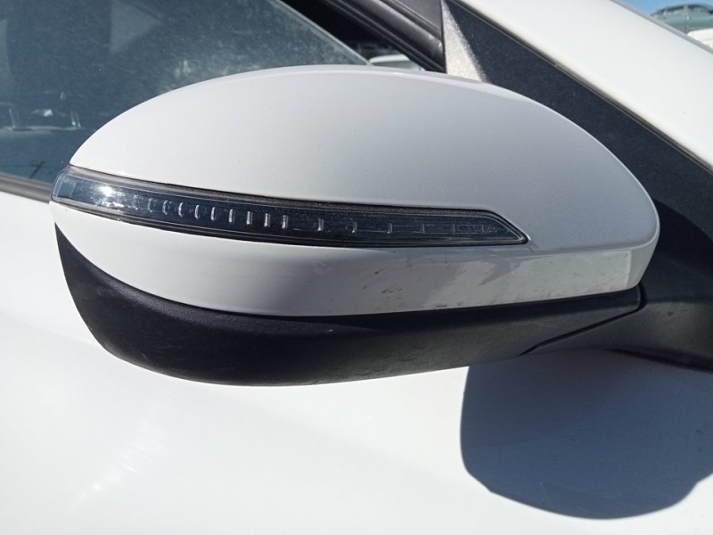 Recambio de retrovisor derecho para hyundai i20 essence referencia OEM IAM 87620C8101  