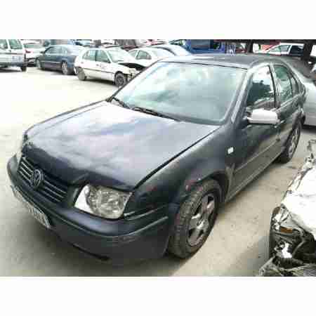 VOLKSWAGEN BORA BERLINA (1J2)