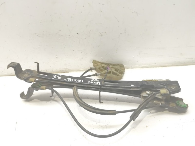 Recambio de elevalunas delantero izquierdo para seat leon (1p1) referencia OEM IAM 1P0837401E  