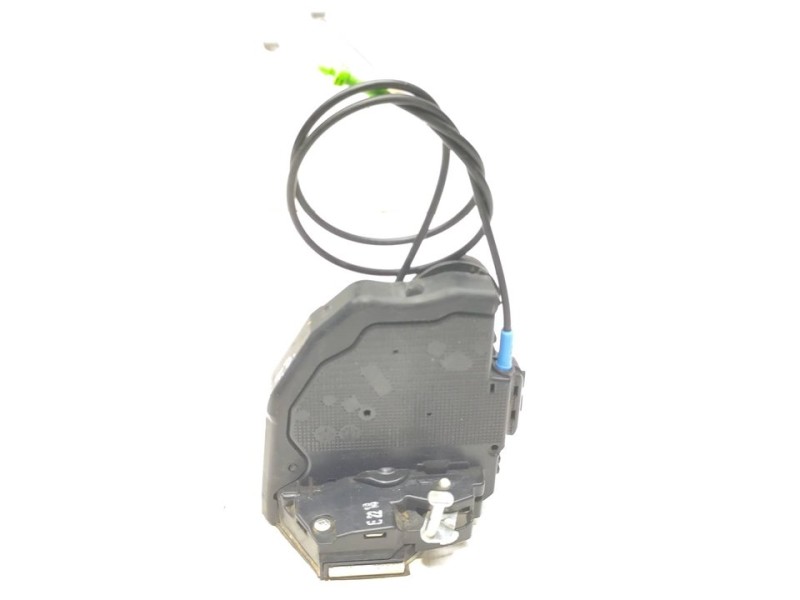 Recambio de cerradura puerta trasera derecha para toyota auris hybrid active business plus referencia OEM IAM 6905005051  
