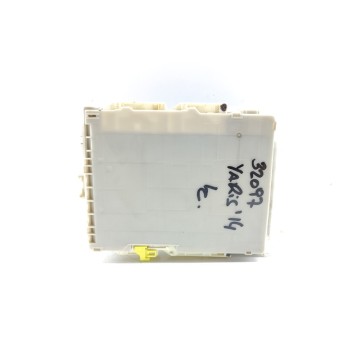 Recambio de caja reles / fusibles para toyota yaris active referencia OEM IAM 8273052F80  