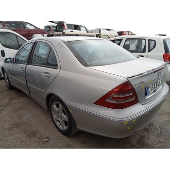 mercedes-benz clase c (w203) berlina del año 2002