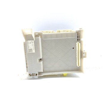 Recambio de caja reles / fusibles para toyota yaris active referencia OEM IAM 8273052F80  