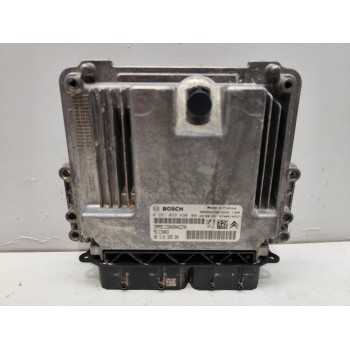 Recambio de centralita motor uce para opel vivaro furgón m express referencia OEM IAM 0281039490  