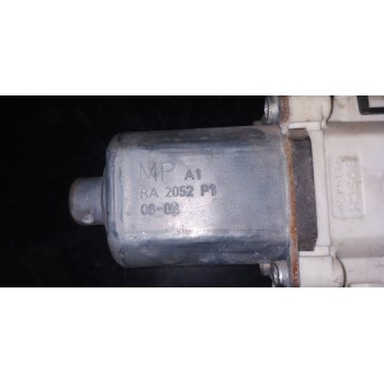 Recambio de elevalunas delantero derecho para mitsubishi colt berlina 3 (cz) 1.5 di-d instyle referencia OEM IAM RA2052P1  