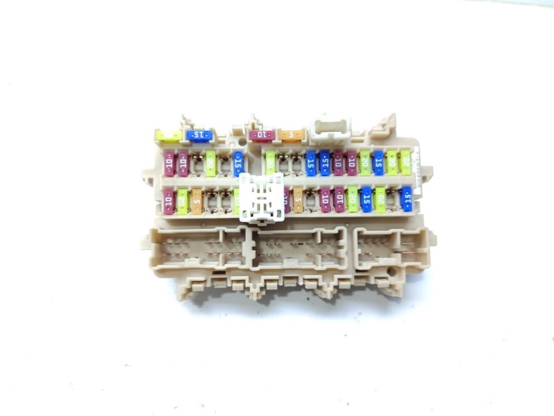 Recambio de caja reles / fusibles para renault kadjar experience referencia OEM IAM 243808901R  