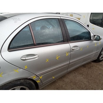 mercedes-benz clase c (w203) berlina del año 2002