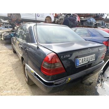 mercedes-benz clase c (w202) berlina del año 2003