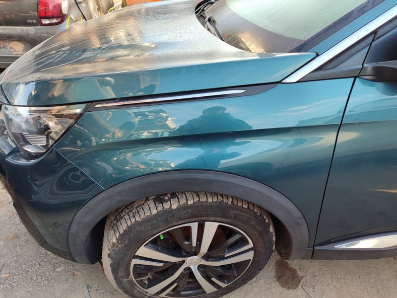 Recambio de aleta delantera izquierda para peugeot 5008 allure referencia OEM IAM 9812305780  