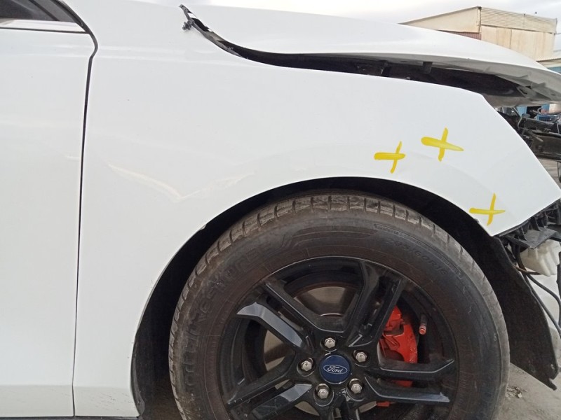 Recambio de aleta delantera derecha para ford focus trend edition referencia OEM IAM PJX7BA16008AG  