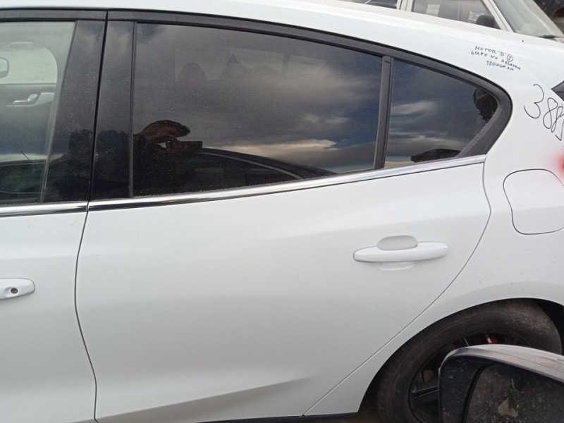 Recambio de puerta trasera izquierda para ford focus trend edition referencia OEM IAM PJX7BA24631AG  