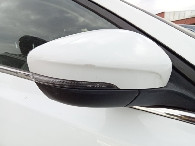 Recambio de retrovisor derecho para ford focus trend edition referencia OEM IAM JX7B17E714AD  