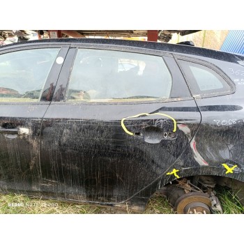 Recambio de puerta trasera izquierda para volvo v40 momentum referencia OEM IAM 32321999  