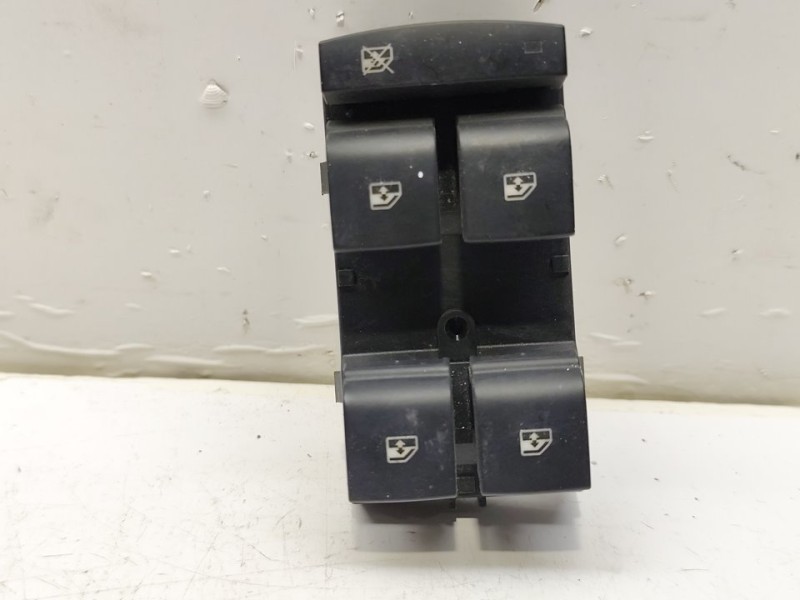 Recambio de mando elevalunas delantero izquierdo para opel astra j sports tourer cosmo referencia OEM IAM 13305011  