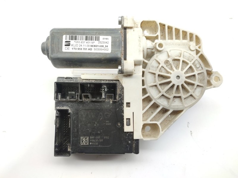 Recambio de motor elevalunas delantero izquierdo para seat leon (1p1) 1.9 tdi referencia OEM IAM 3C0959793  