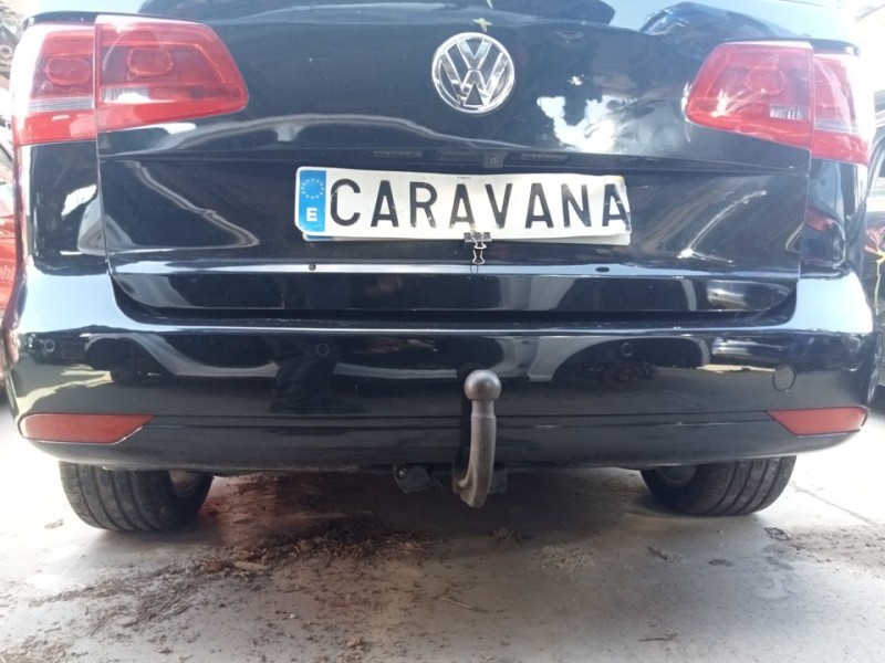 Recambio de paragolpes trasero para volkswagen touran (1t3) advance referencia OEM IAM 1T0807417M  