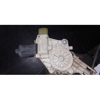 Recambio de elevalunas delantero derecho para bmw serie 1 berlina (e81/e87) 120i referencia OEM IAM 6927028  