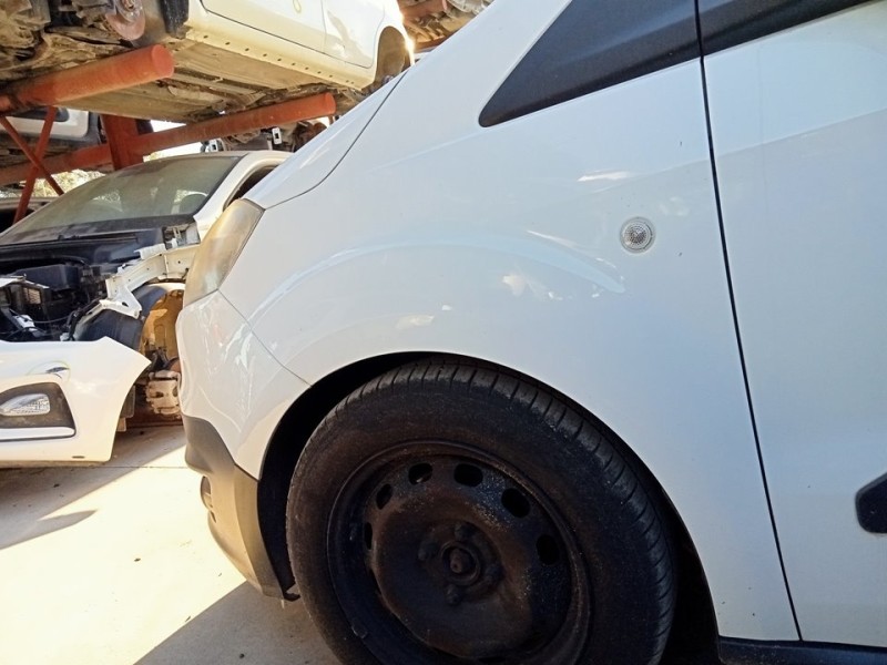 Recambio de aleta delantera izquierda para ford transit courier trend referencia OEM IAM PET76A16016AF  