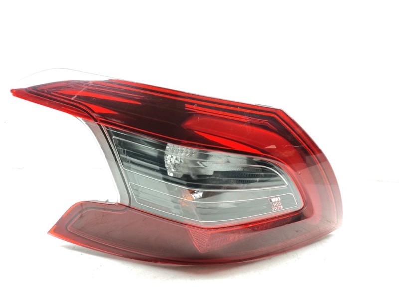 Recambio de piloto trasero izquierdo para peugeot 308 active referencia OEM IAM 9823728680  