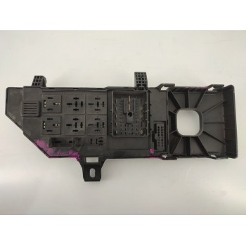Recambio de caja reles / fusibles para opel vectra c berlina club referencia OEM IAM 13120953  
