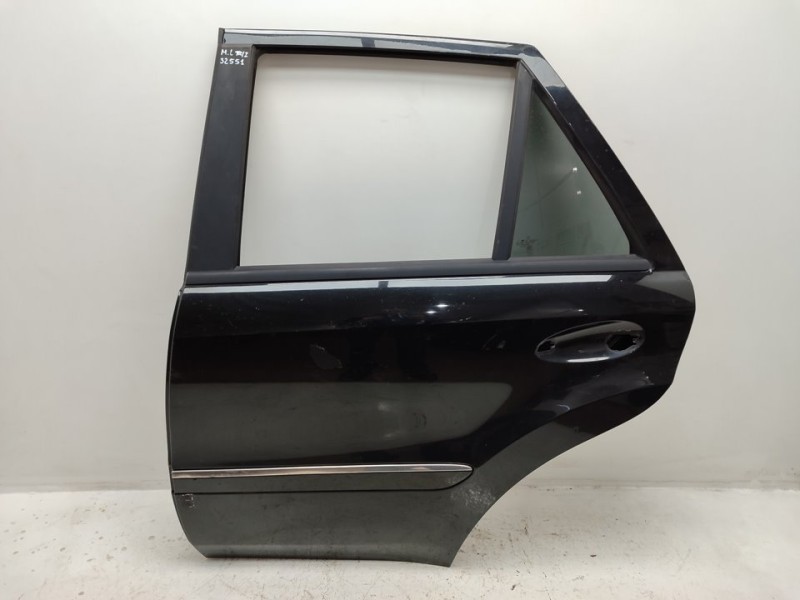 Recambio de puerta trasera izquierda para mercedes-benz clase m (w164) 320 / 350 cdi (164.122) referencia OEM IAM A1647300105  
