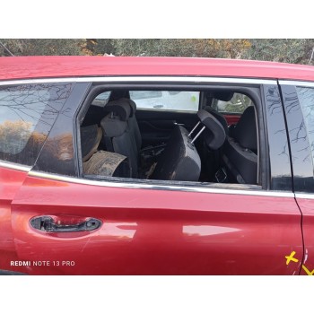 Recambio de puerta trasera derecha para hyundai santa fe essence 2wd referencia OEM IAM 77004S1000  