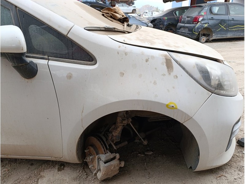 Recambio de aleta delantera derecha para kia rio drive referencia OEM IAM 663211W100  