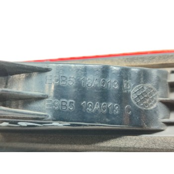 Recambio de piloto trasero central para ford ka+ active referencia OEM IAM E3B513A613  