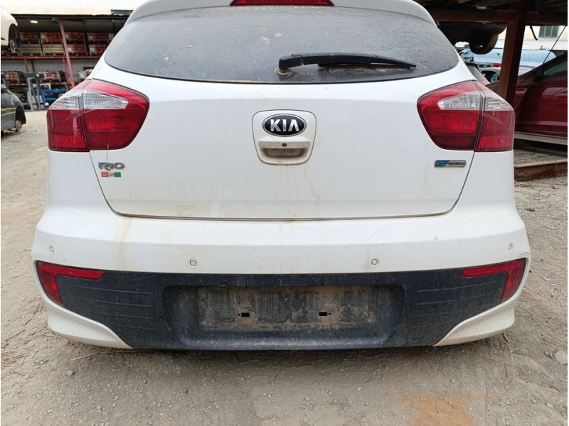 Recambio de paragolpes trasero para kia rio drive referencia OEM IAM 866101W710  