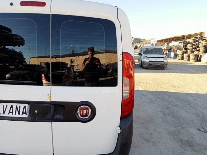 Recambio de puerta trasera derecha para fiat doblo ii (152) pop referencia OEM IAM 52000032  